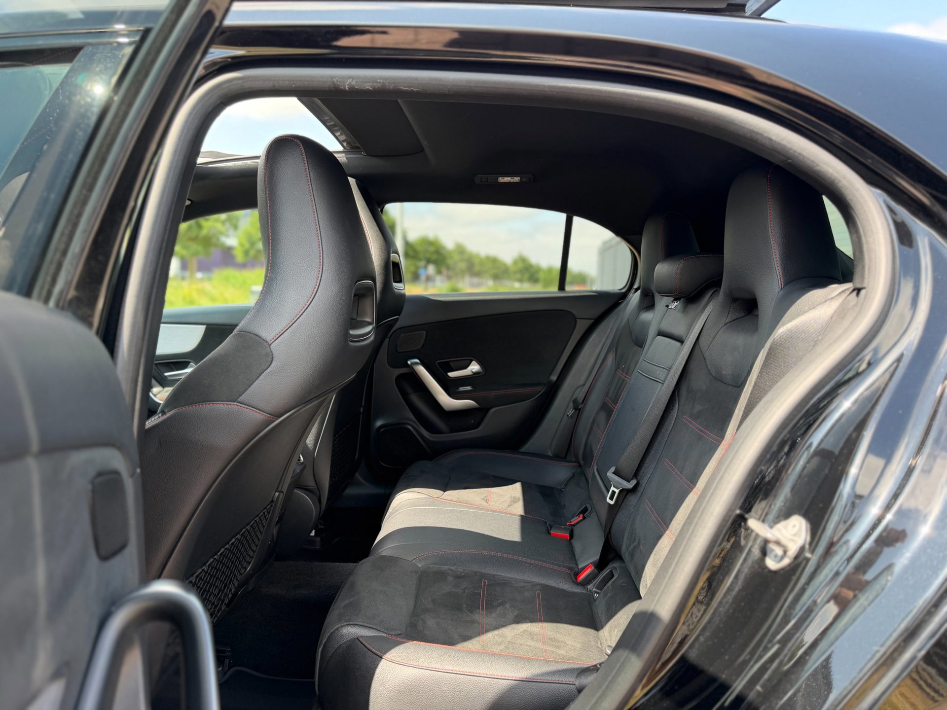 Mercedes-Benz A-klasse 250 e Business Solution AMG Limited (2020), foto 34