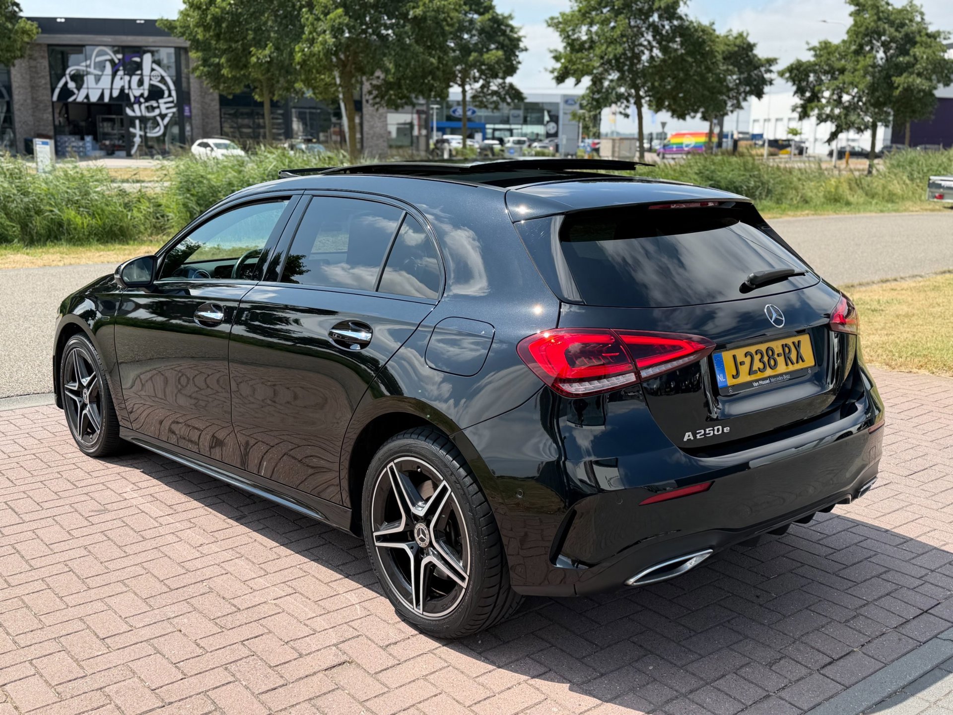Mercedes-Benz A-klasse 250 e Business Solution AMG Limited (2020), foto 7