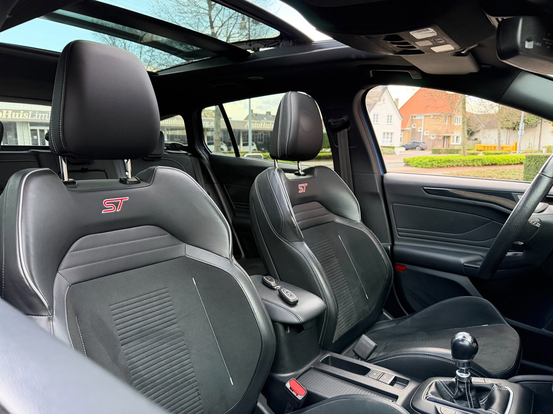 Ford Focus Wagon 2.3 EcoBoost ST-3 (2019), foto 19
