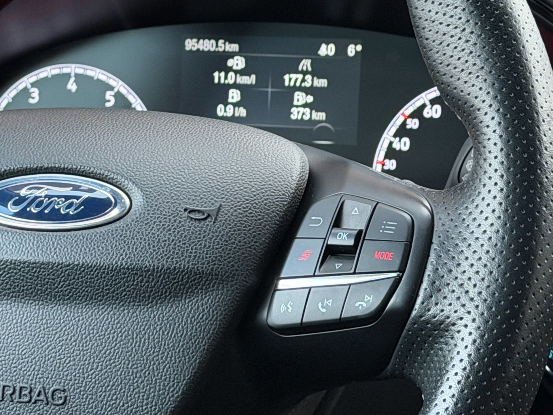 Ford Focus Wagon 2.3 EcoBoost ST-3 (2019), foto 34