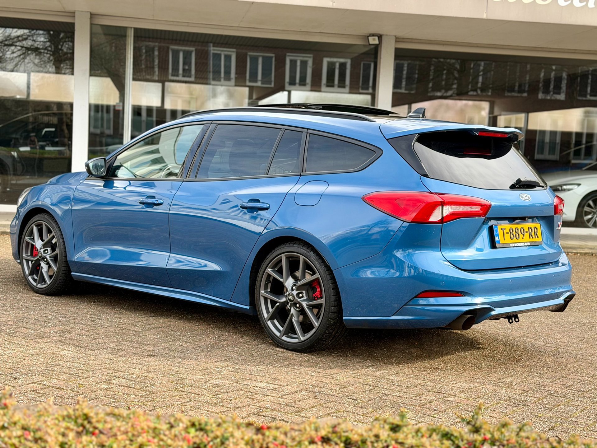 Ford Focus Wagon 2.3 EcoBoost ST-3 (2019), foto 38