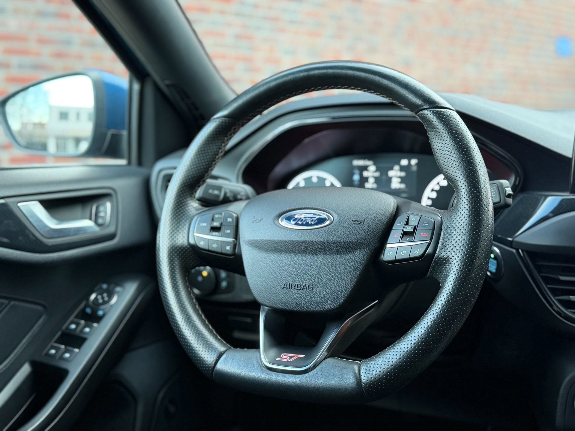 Ford Focus Wagon 2.3 EcoBoost ST-3 (2019), foto 39