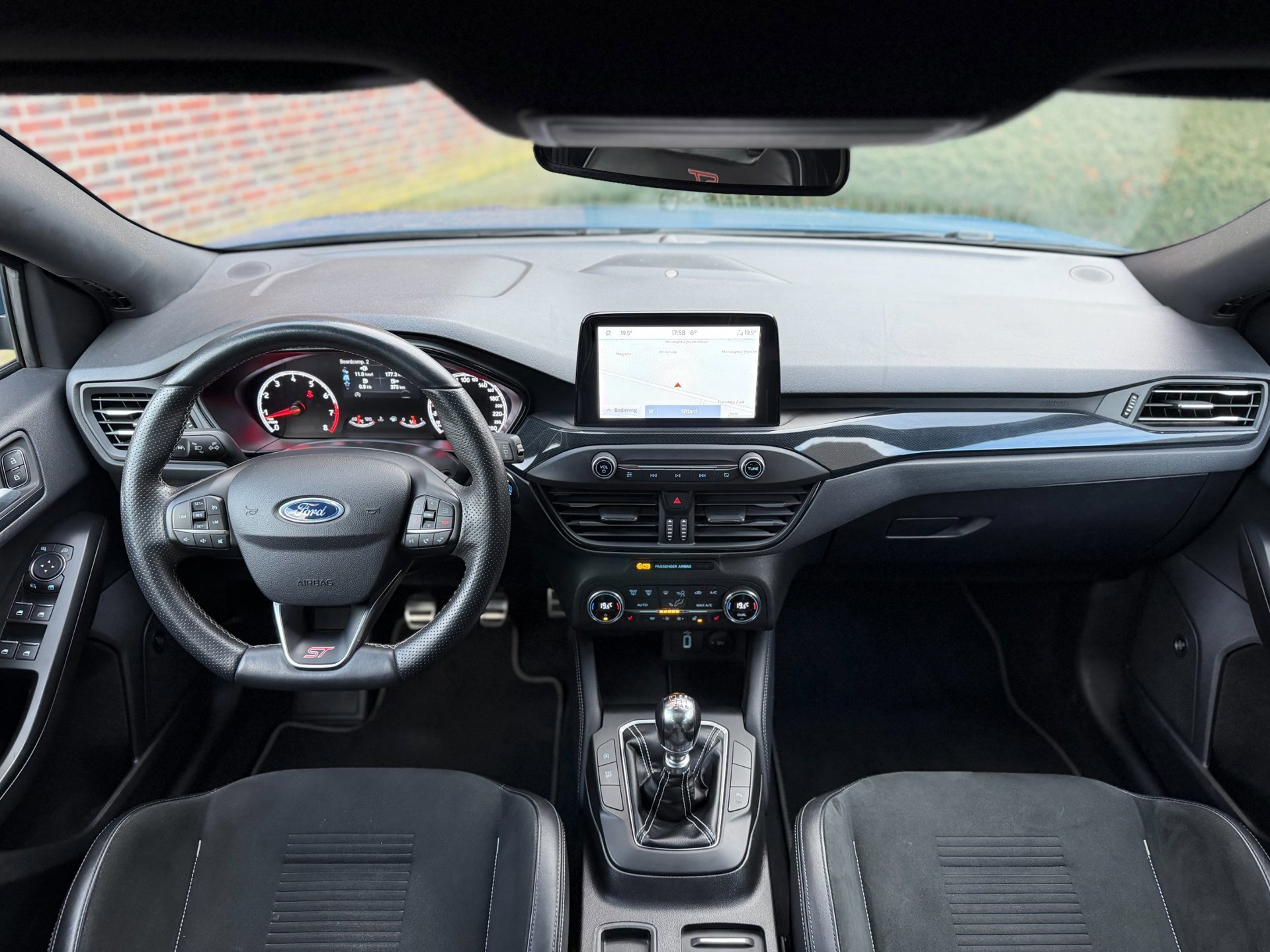 Ford Focus Wagon 2.3 EcoBoost ST-3 (2019), foto 8