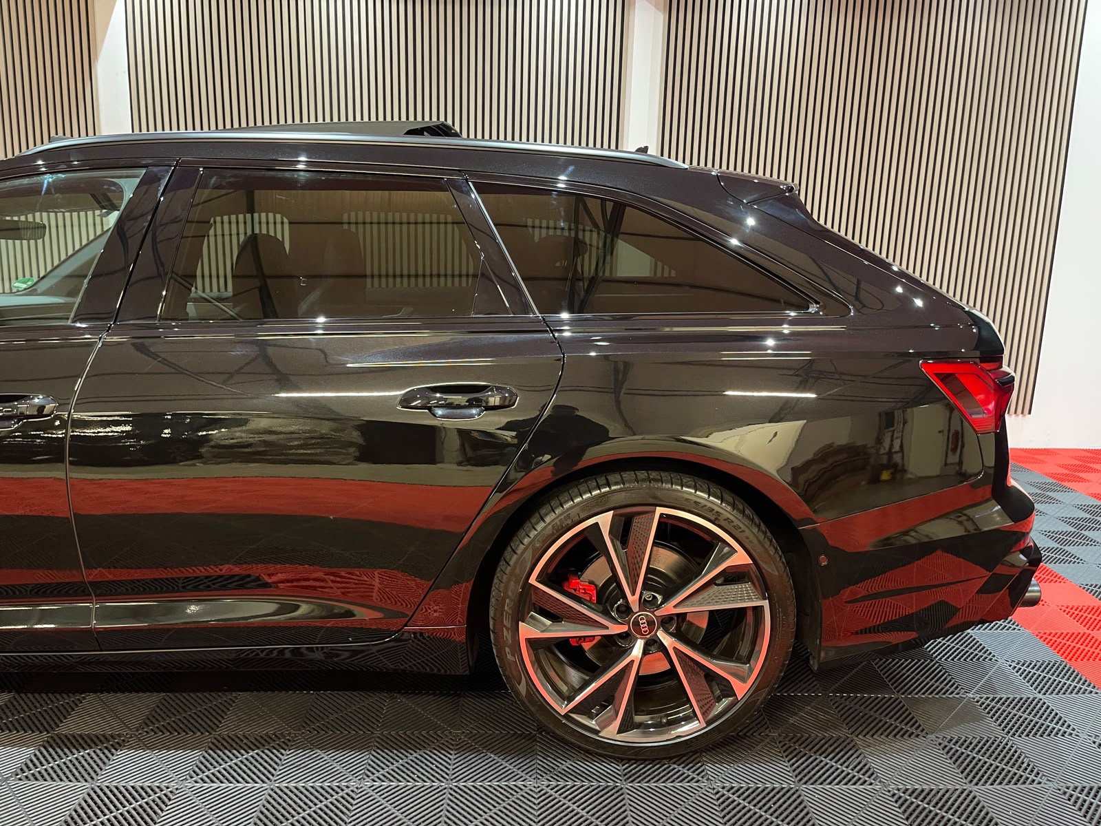 Audi A6 Avant 55 TFSI quattro S edition Competition (2024), foto 14