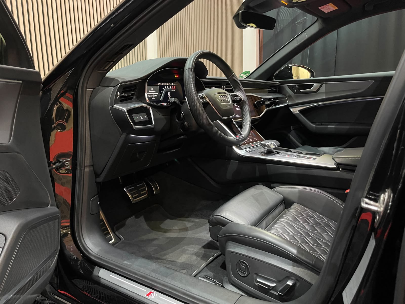 Audi A6 Avant 55 TFSI quattro S edition Competition (2024), foto 21