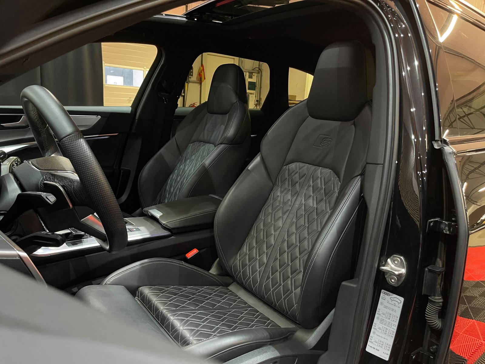 Audi A6 Avant 55 TFSI quattro S edition Competition (2024), foto 22