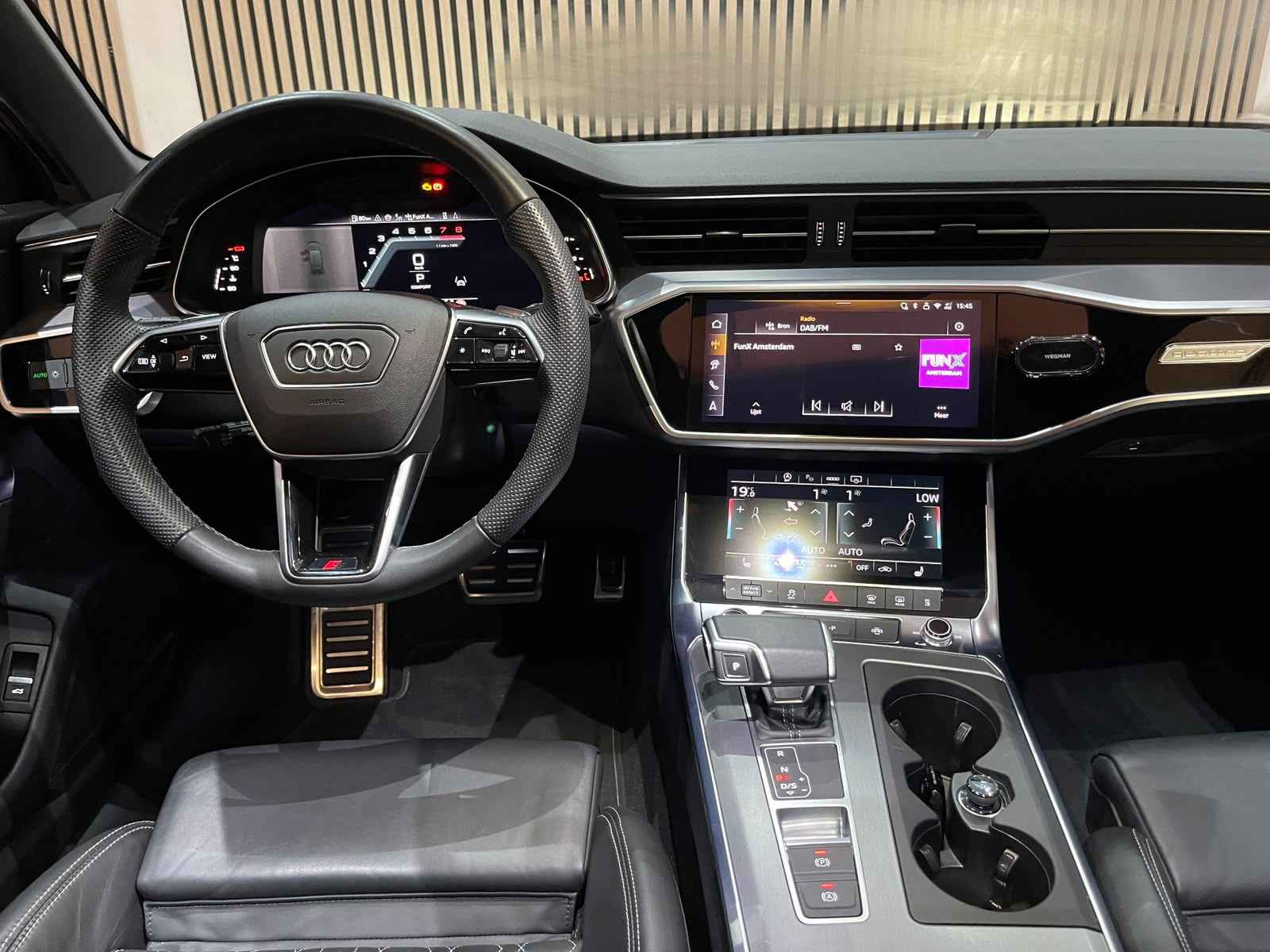 Audi A6 Avant 55 TFSI quattro S edition Competition (2024), foto 25