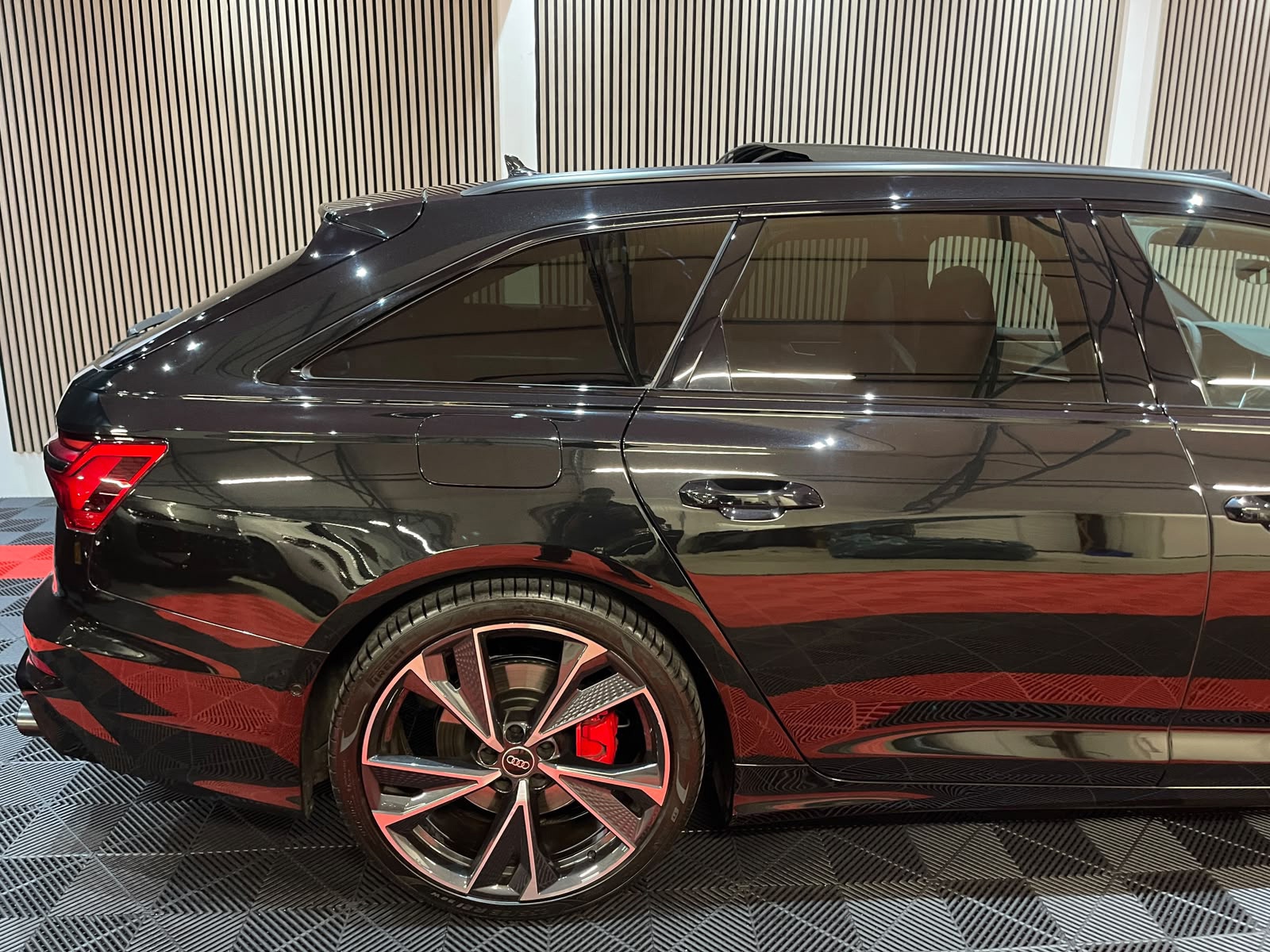 Audi A6 Avant 55 TFSI quattro S edition Competition (2024), foto 4