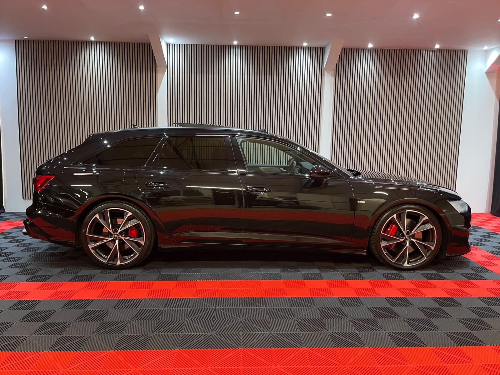 Audi A6 Avant 55 TFSI quattro S edition Competition (2024), foto 7