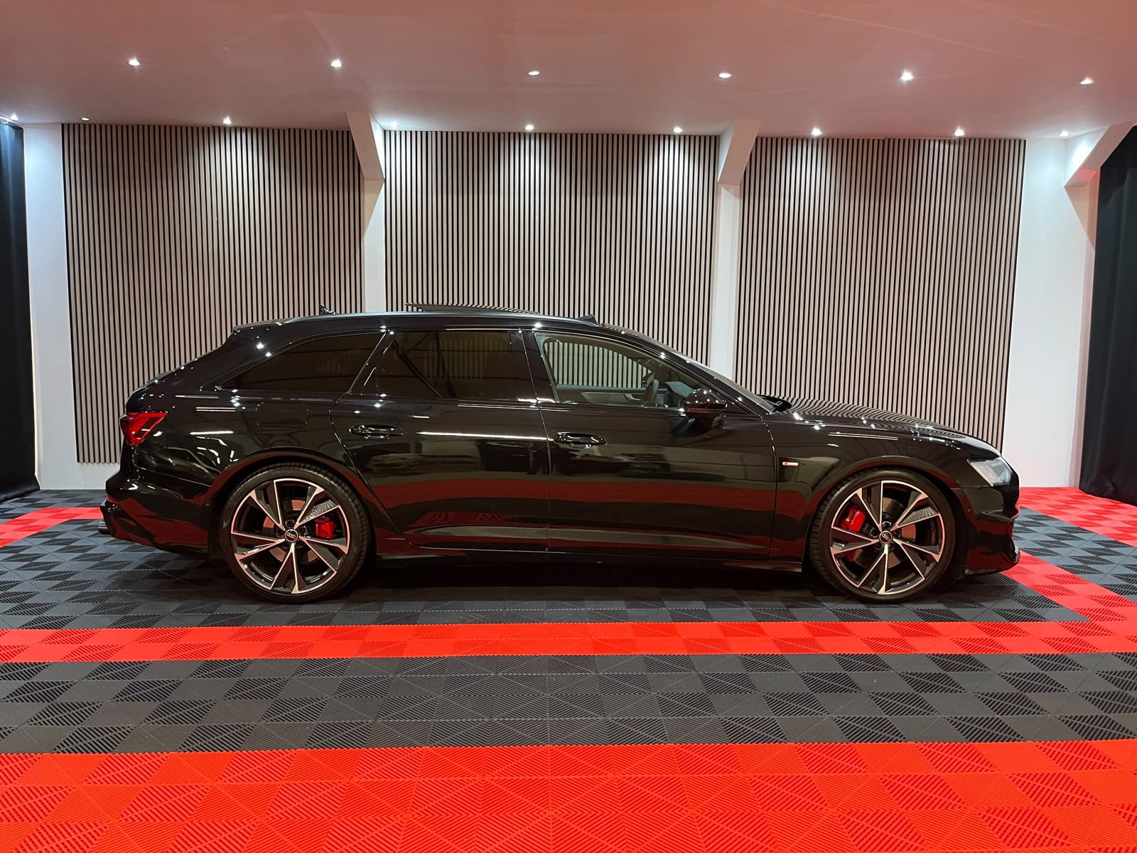 Audi A6 Avant 55 TFSI quattro S edition Competition (2024), foto 8