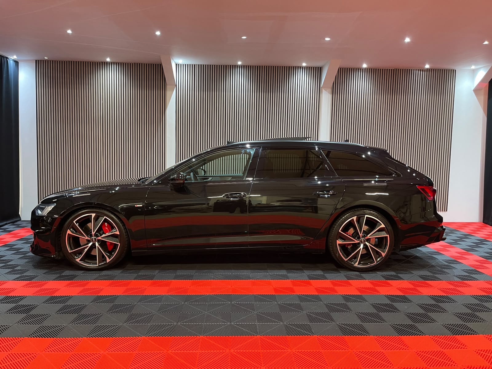 Audi A6 Avant 55 TFSI quattro S edition Competition (2024), foto 9