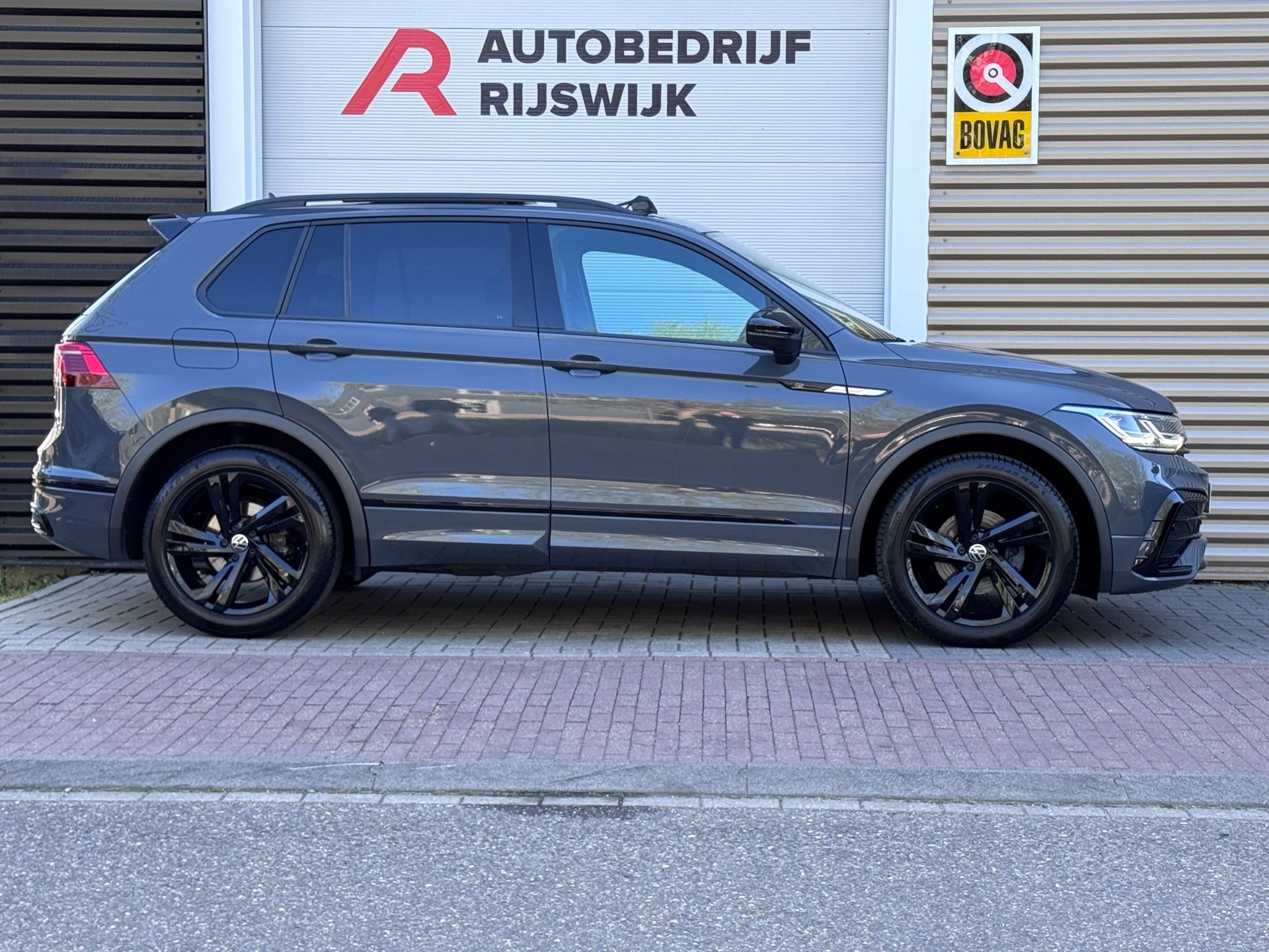 Volkswagen Tiguan 1.5 TSI R-Line (2023), foto 5