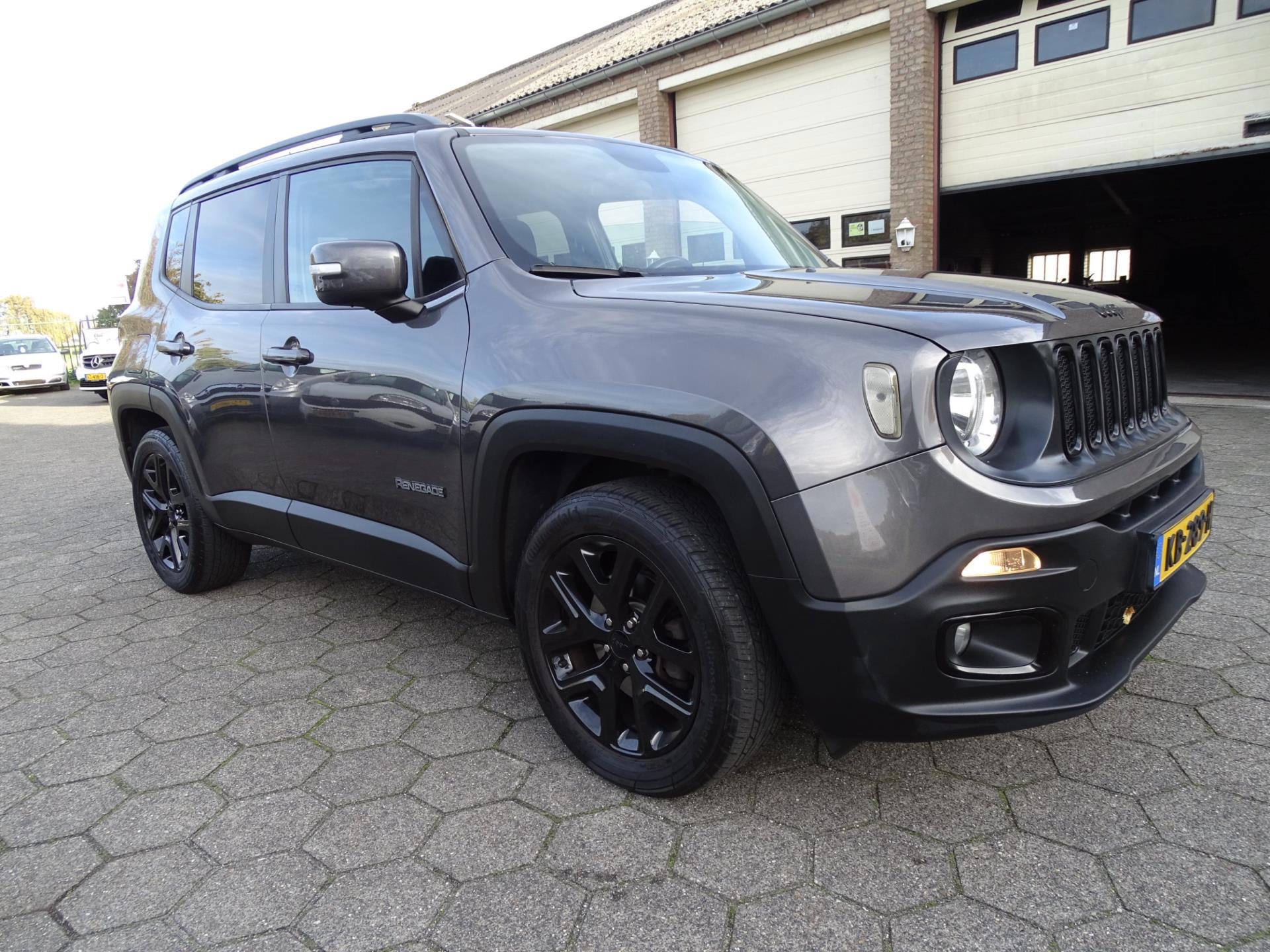 Jeep Renegade 1.6 E-Torq Black Line (2016), foto 2