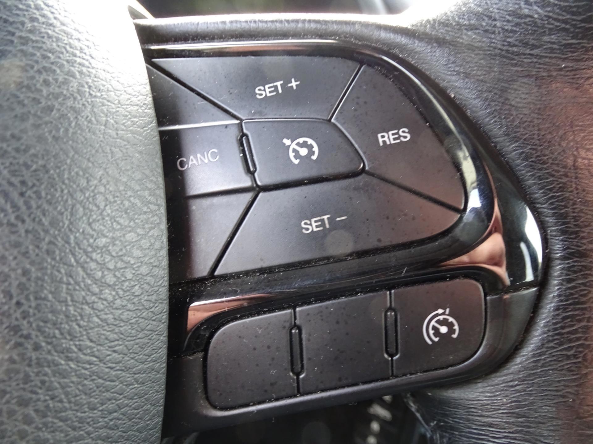 Jeep Renegade 1.6 E-Torq Black Line (2016), foto 15