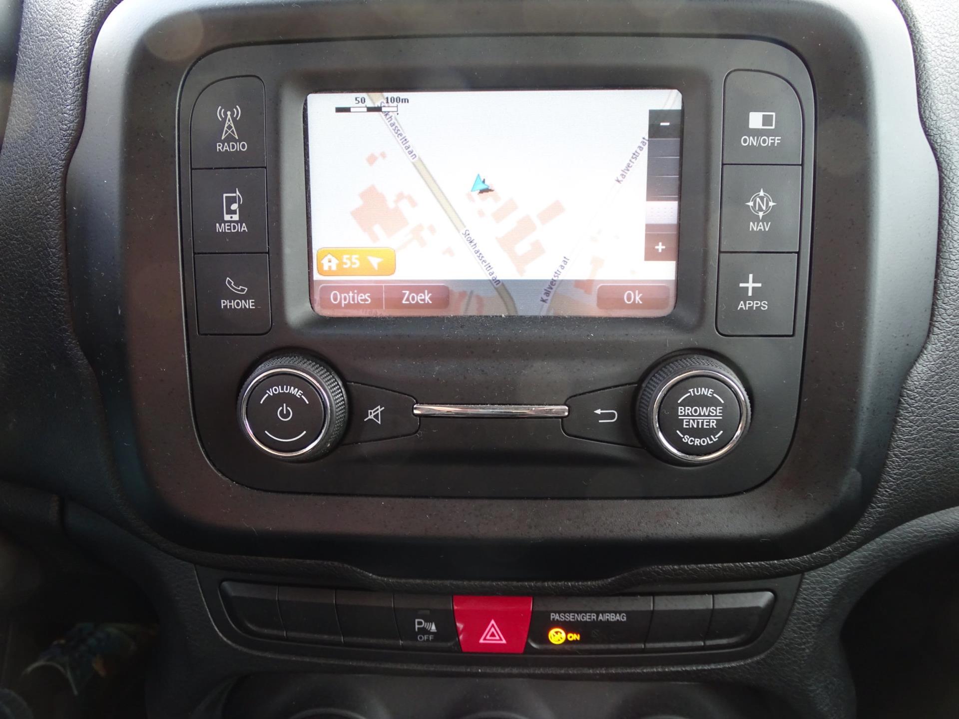 Jeep Renegade 1.6 E-Torq Black Line (2016), foto 17