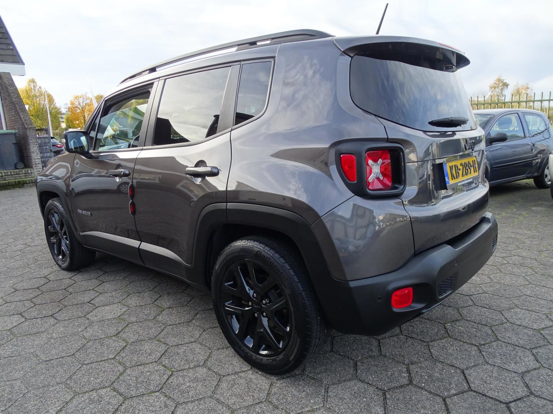 Jeep Renegade 1.6 E-Torq Black Line (2016), foto 4