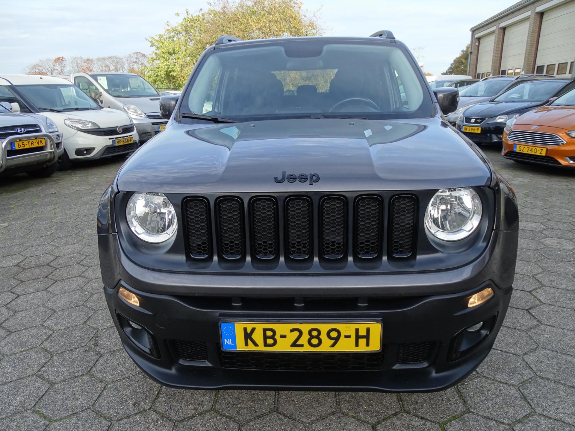 Jeep Renegade 1.6 E-Torq Black Line (2016), foto 5