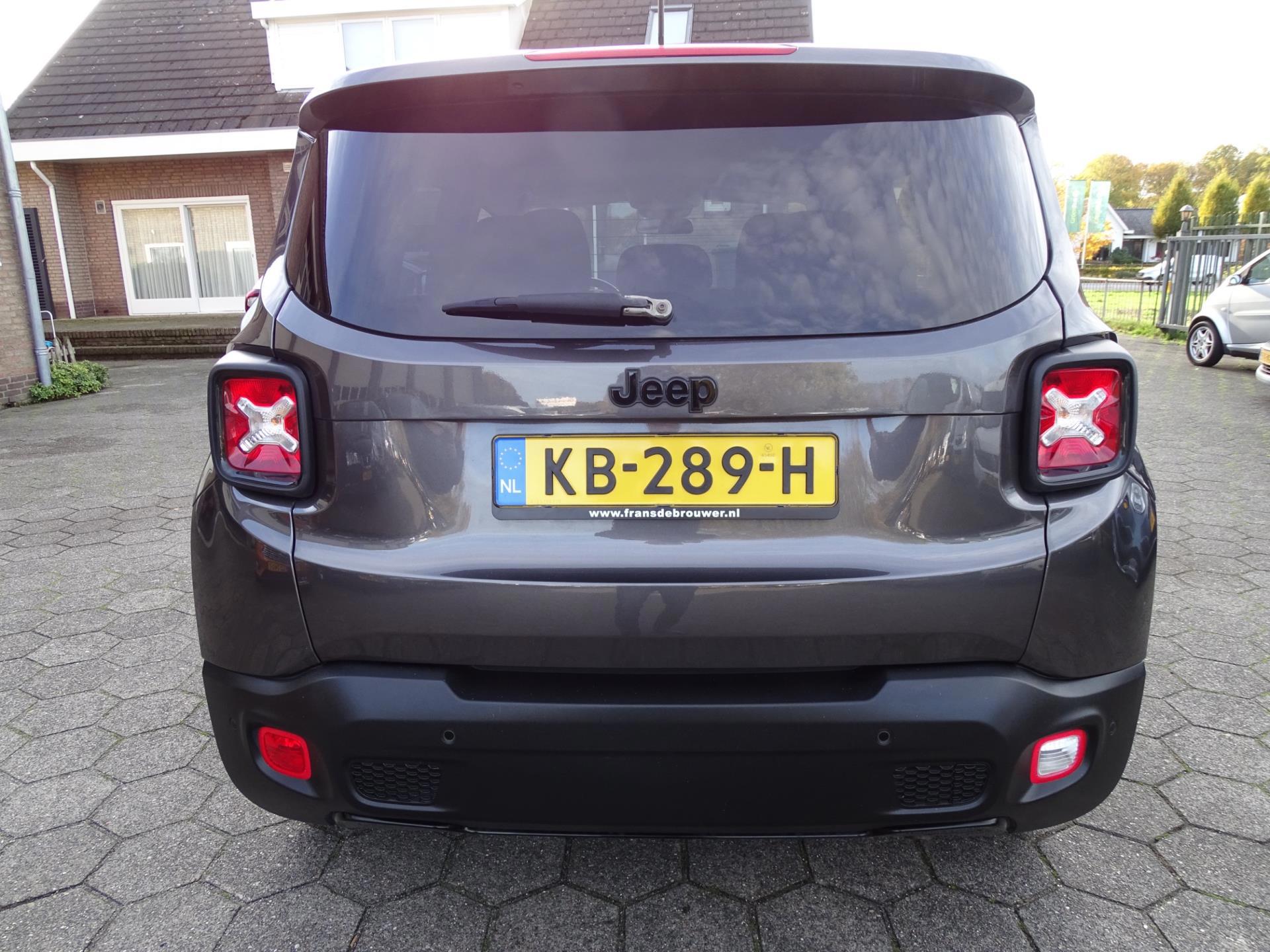 Jeep Renegade 1.6 E-Torq Black Line (2016), foto 6