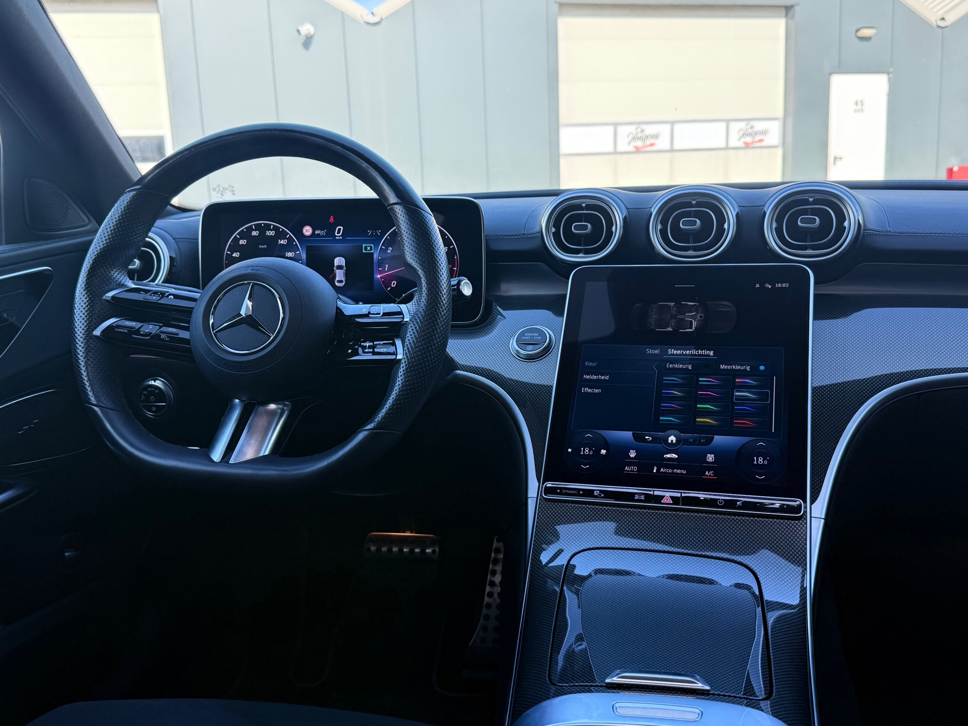 Mercedes-Benz C-klasse 300 4MATIC AMG Line (2022), foto 11