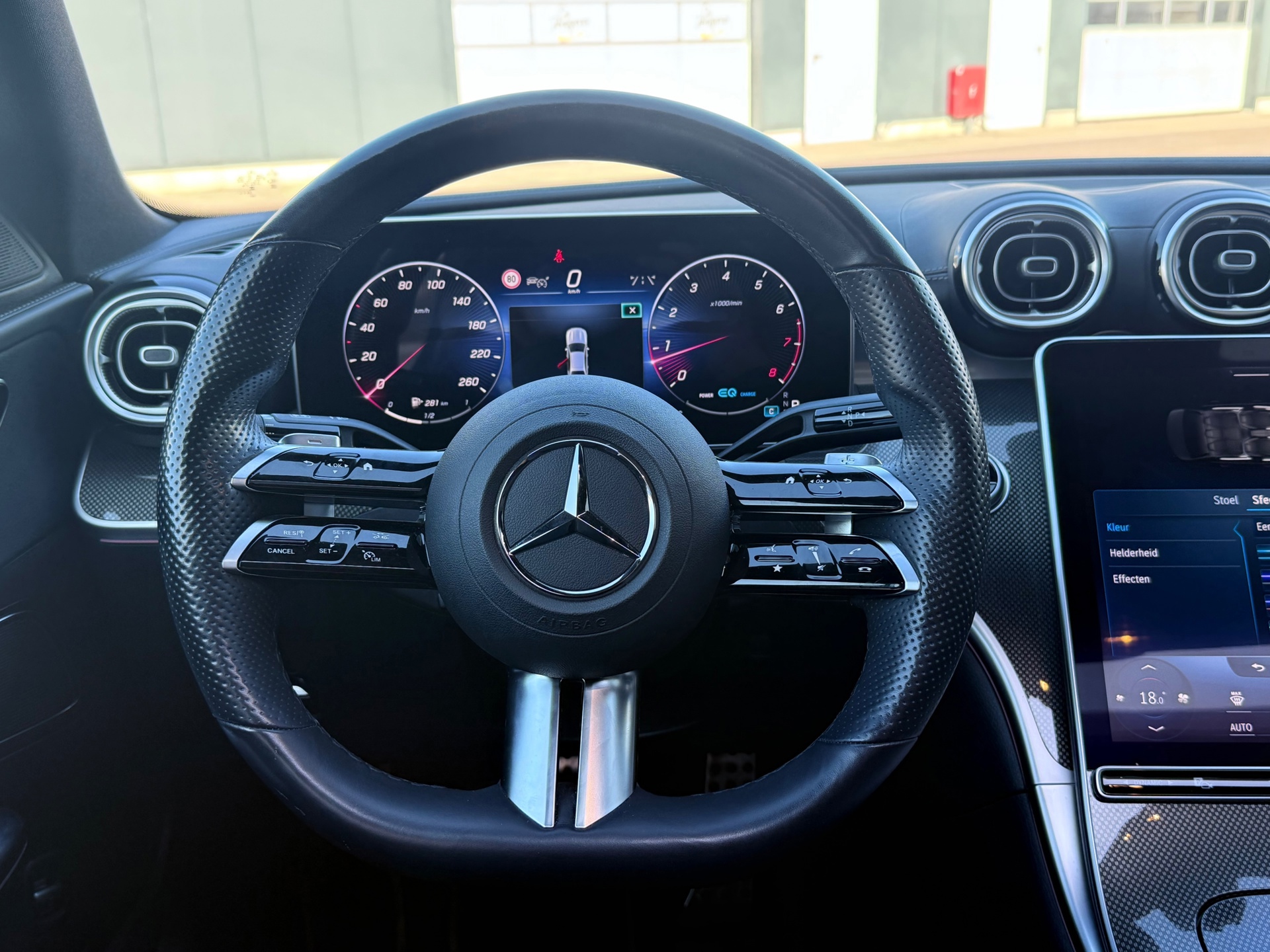 Mercedes-Benz C-klasse 300 4MATIC AMG Line (2022), foto 12
