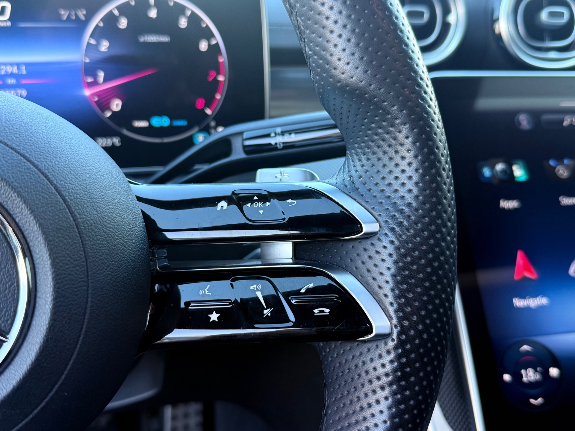 Mercedes-Benz C-klasse 300 4MATIC AMG Line (2022), foto 14