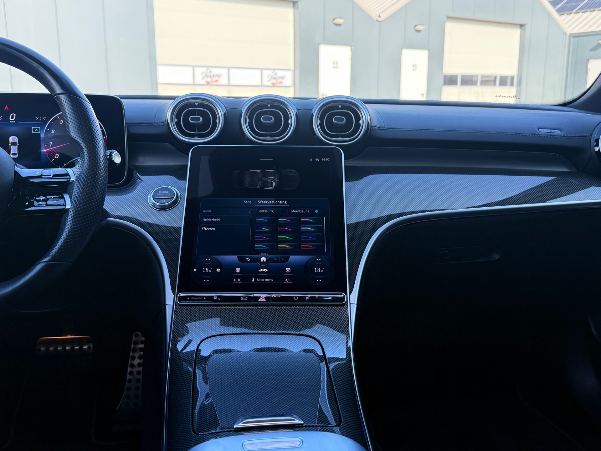 Mercedes-Benz C-klasse 300 4MATIC AMG Line (2022), foto 21