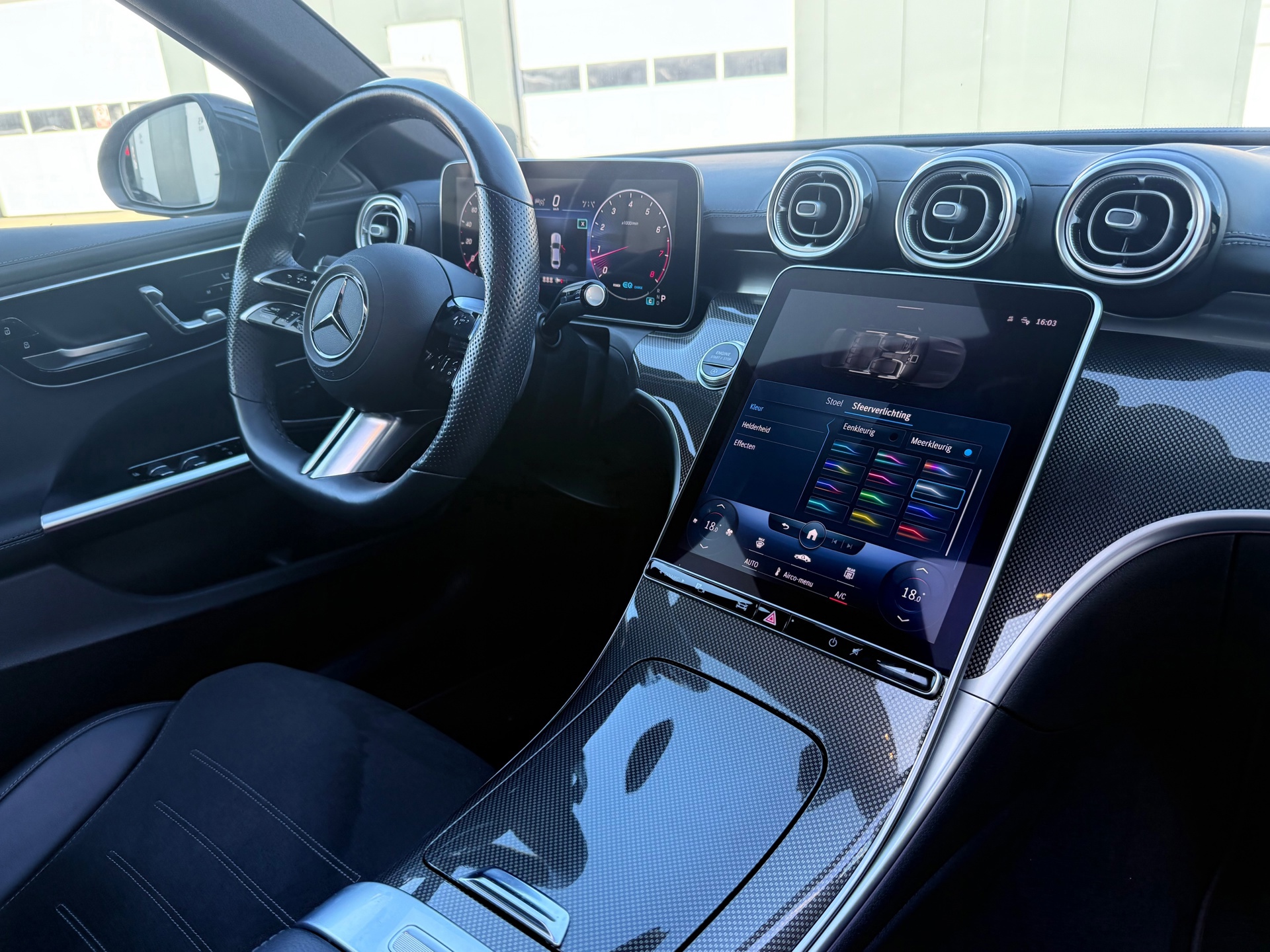 Mercedes-Benz C-klasse 300 4MATIC AMG Line (2022), foto 23