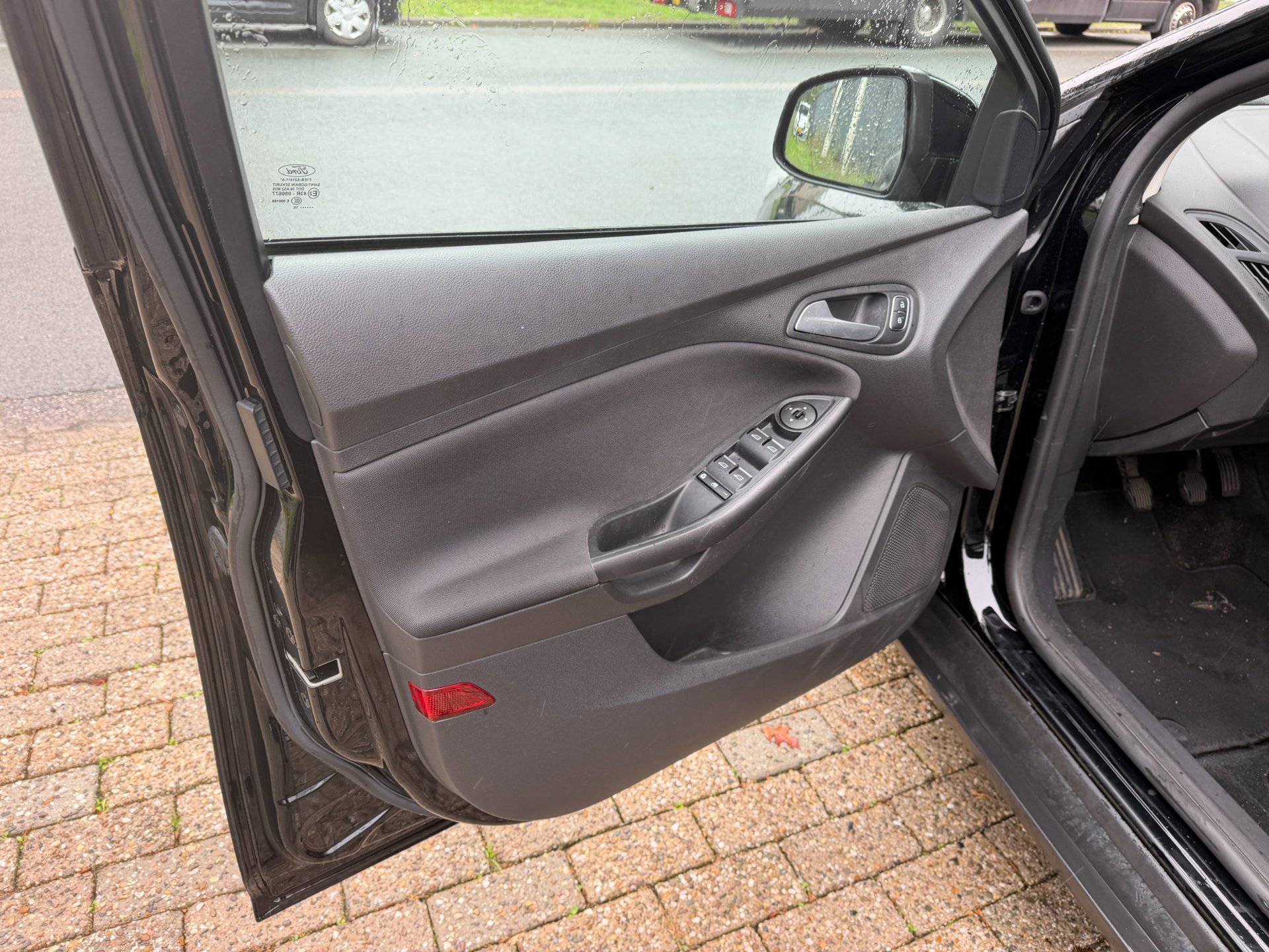 Ford Focus Wagon 1.0 EcoBoost Titanium Business 1e (2018), foto 29