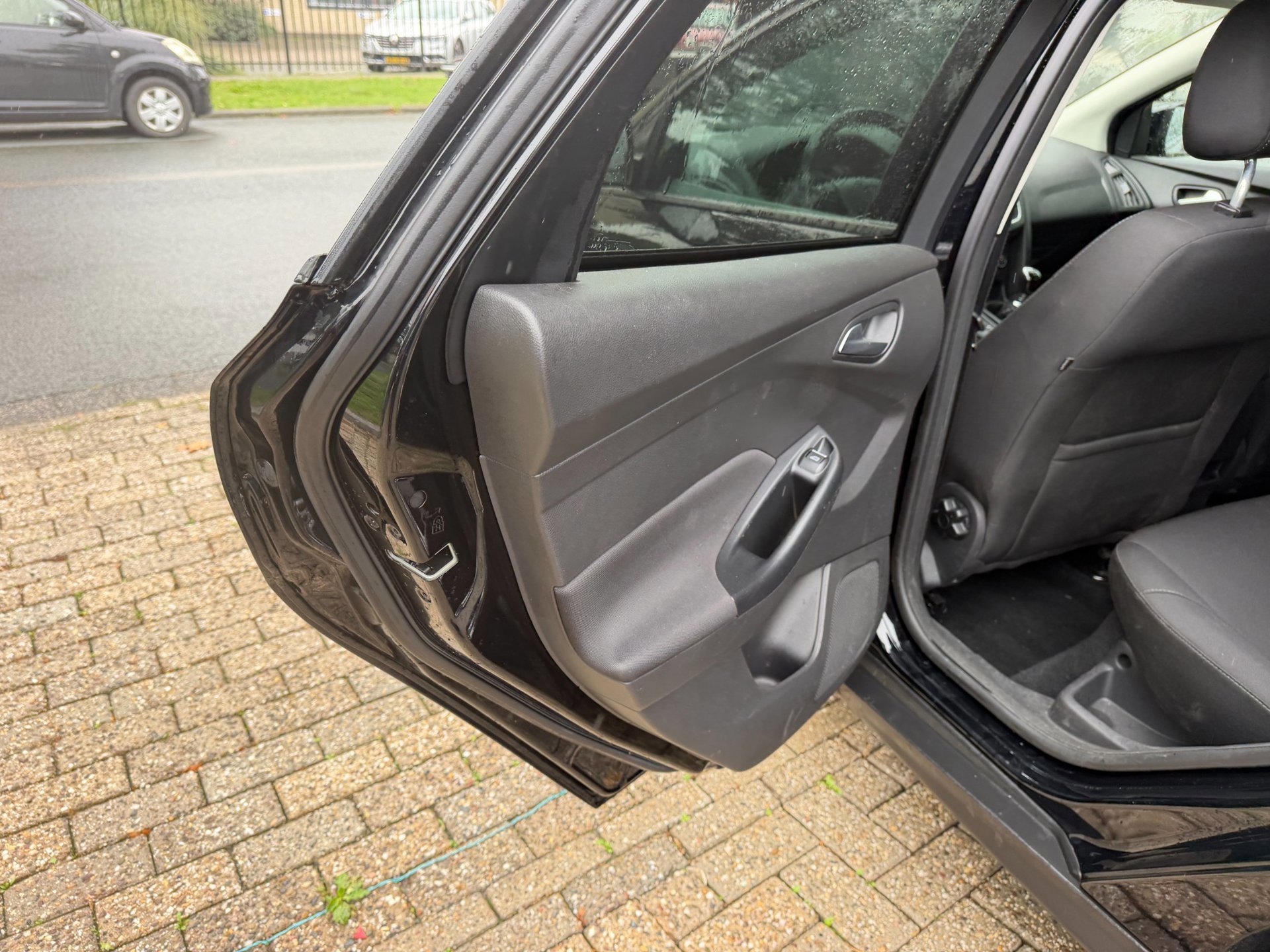 Ford Focus Wagon 1.0 EcoBoost Titanium Business 1e (2018), foto 37