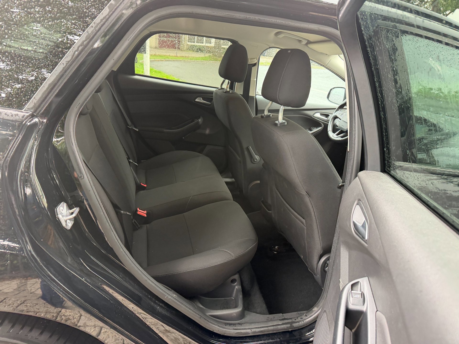 Ford Focus Wagon 1.0 EcoBoost Titanium Business 1e (2018), foto 45