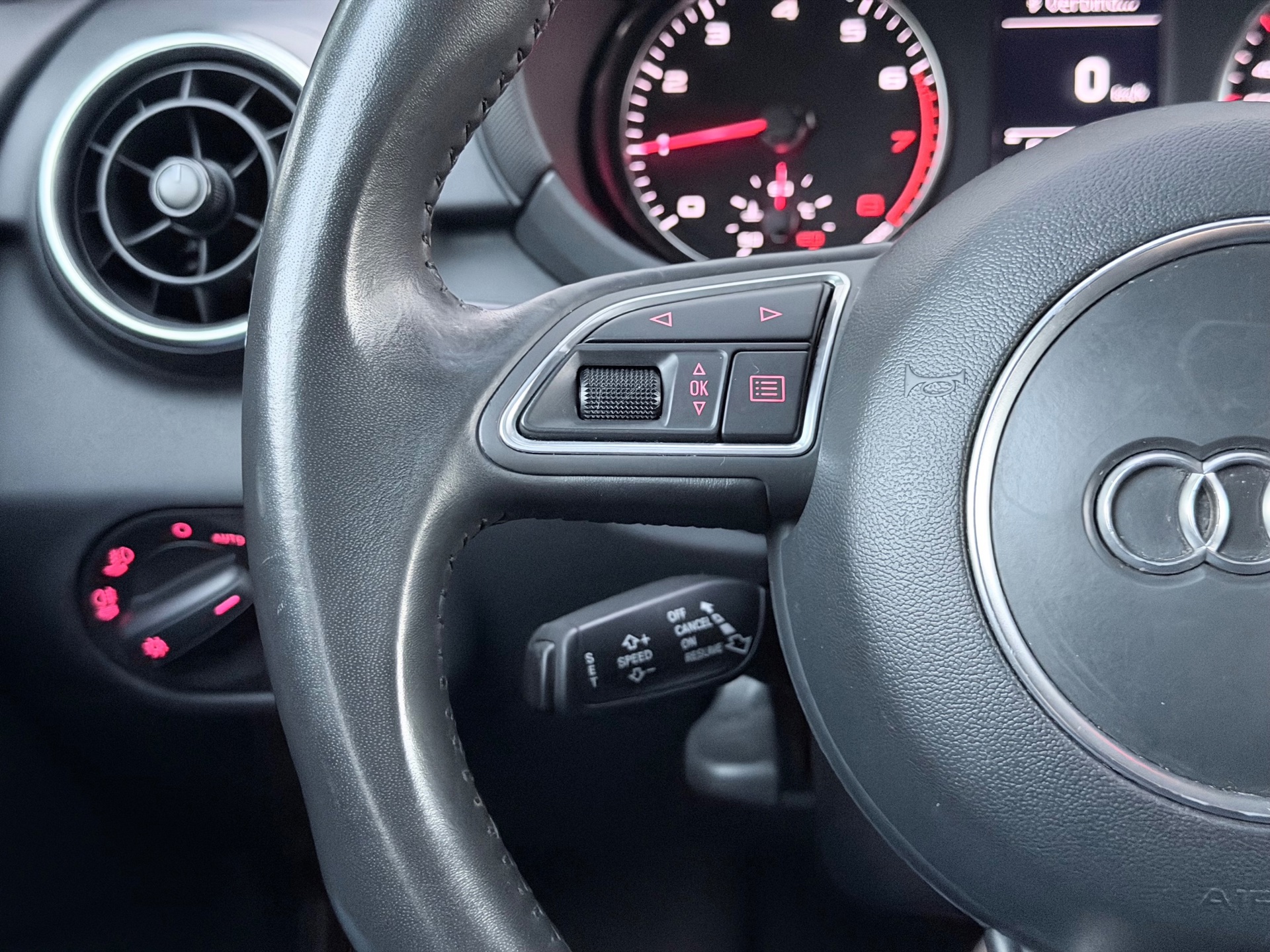Audi A1 Sportback 1.0 TFSI S-Line (2018), foto 13