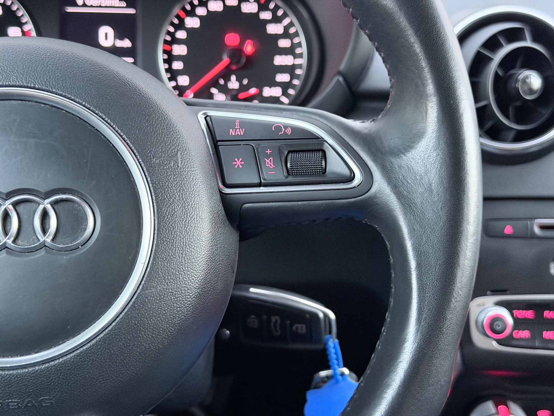 Audi A1 Sportback 1.0 TFSI S-Line (2018), foto 15