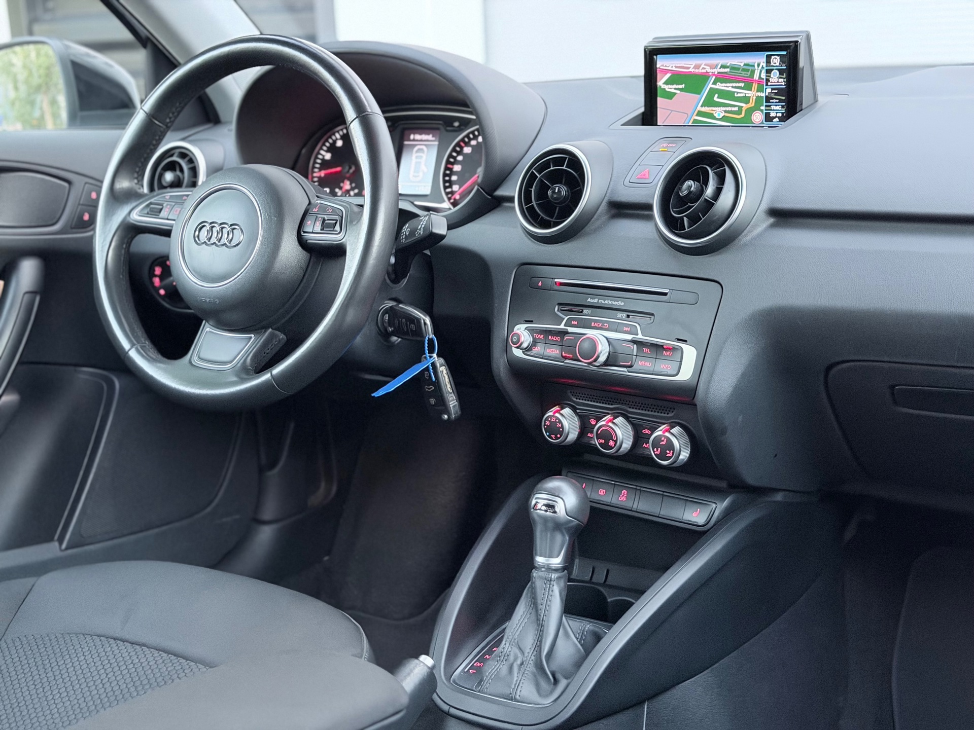 Audi A1 Sportback 1.0 TFSI S-Line (2018), foto 16