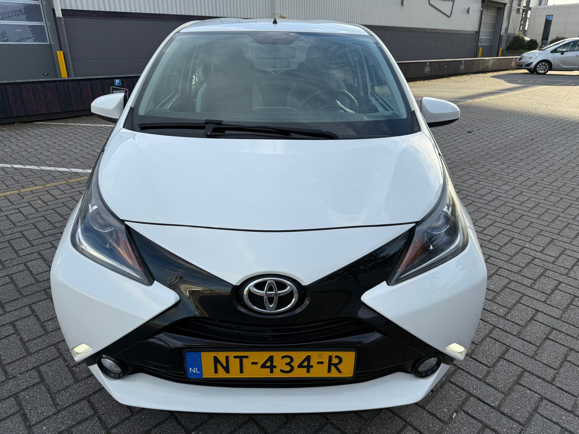 Toyota Aygo 1.0 VVT-i x-play (2017), foto 2
