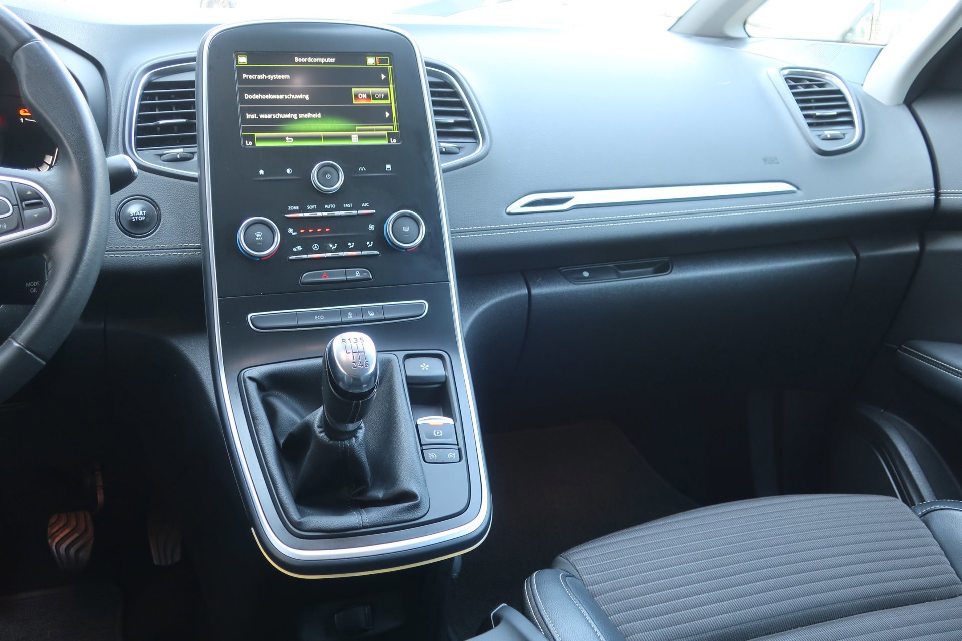 Renault Grand Scénic 1.3 TCe Intens 7p. 1e (2018), foto 13
