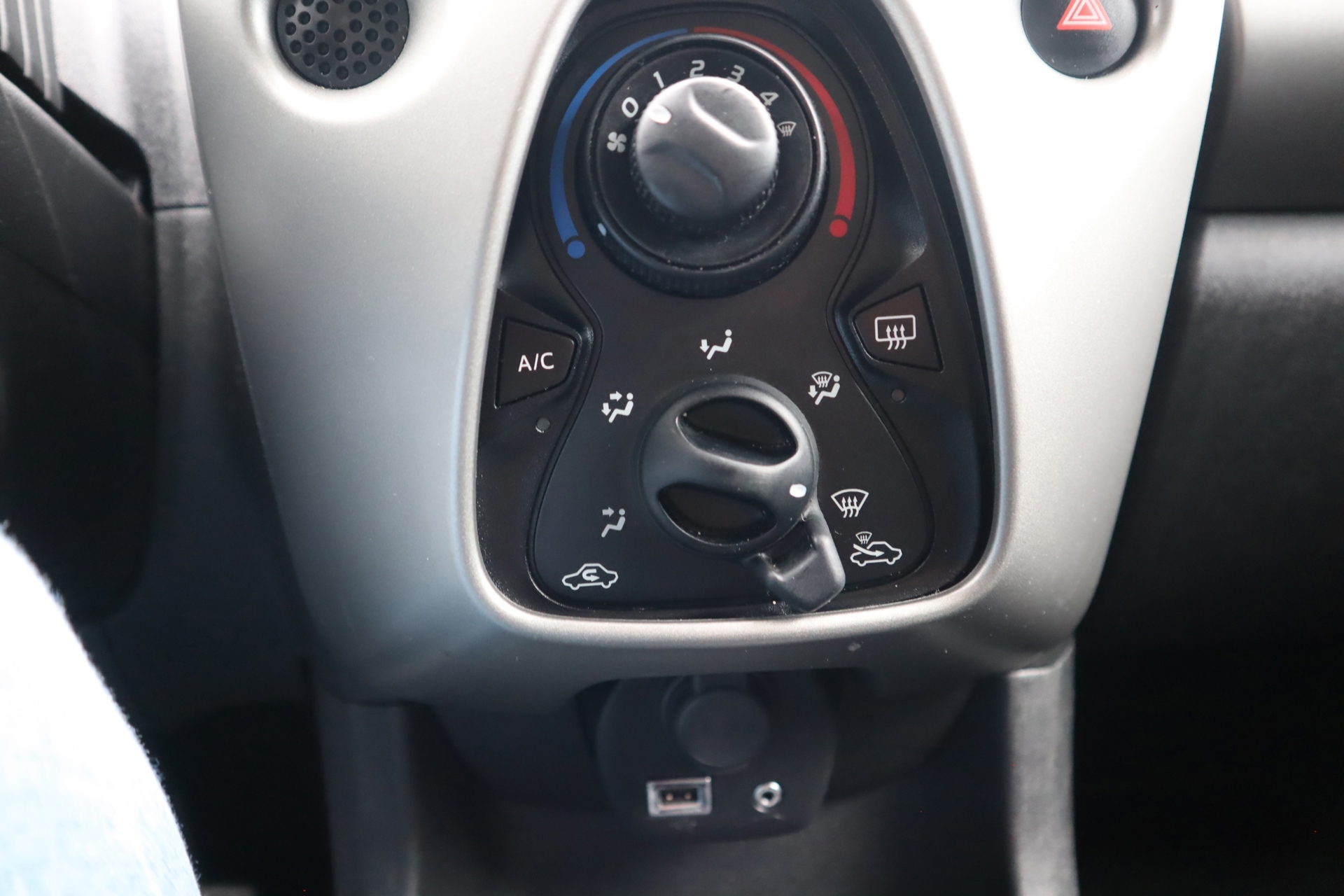 Peugeot 108 1.0 e-VTi Active (2018), foto 13