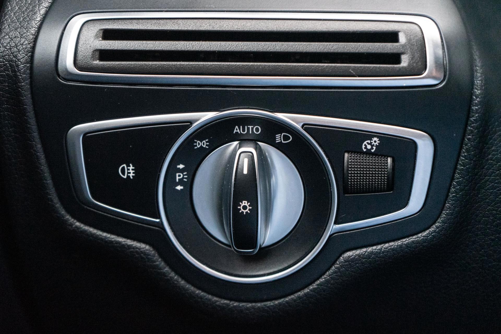 Mercedes-Benz C-klasse 180 AMG Line (2019), foto 17
