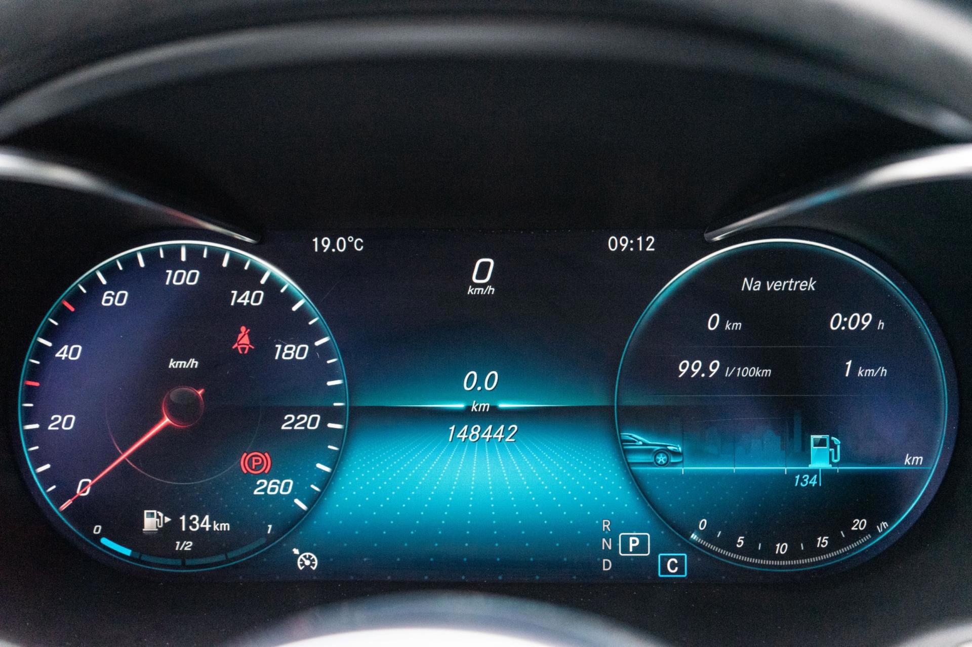 Mercedes-Benz C-klasse 180 AMG Line (2019), foto 19