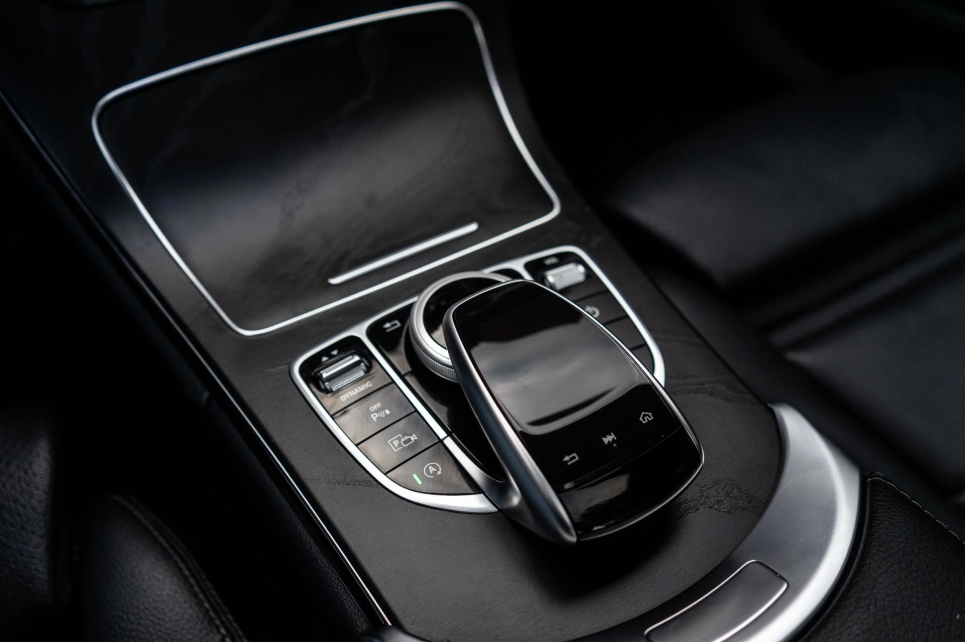 Mercedes-Benz C-klasse 180 AMG Line (2019), foto 25