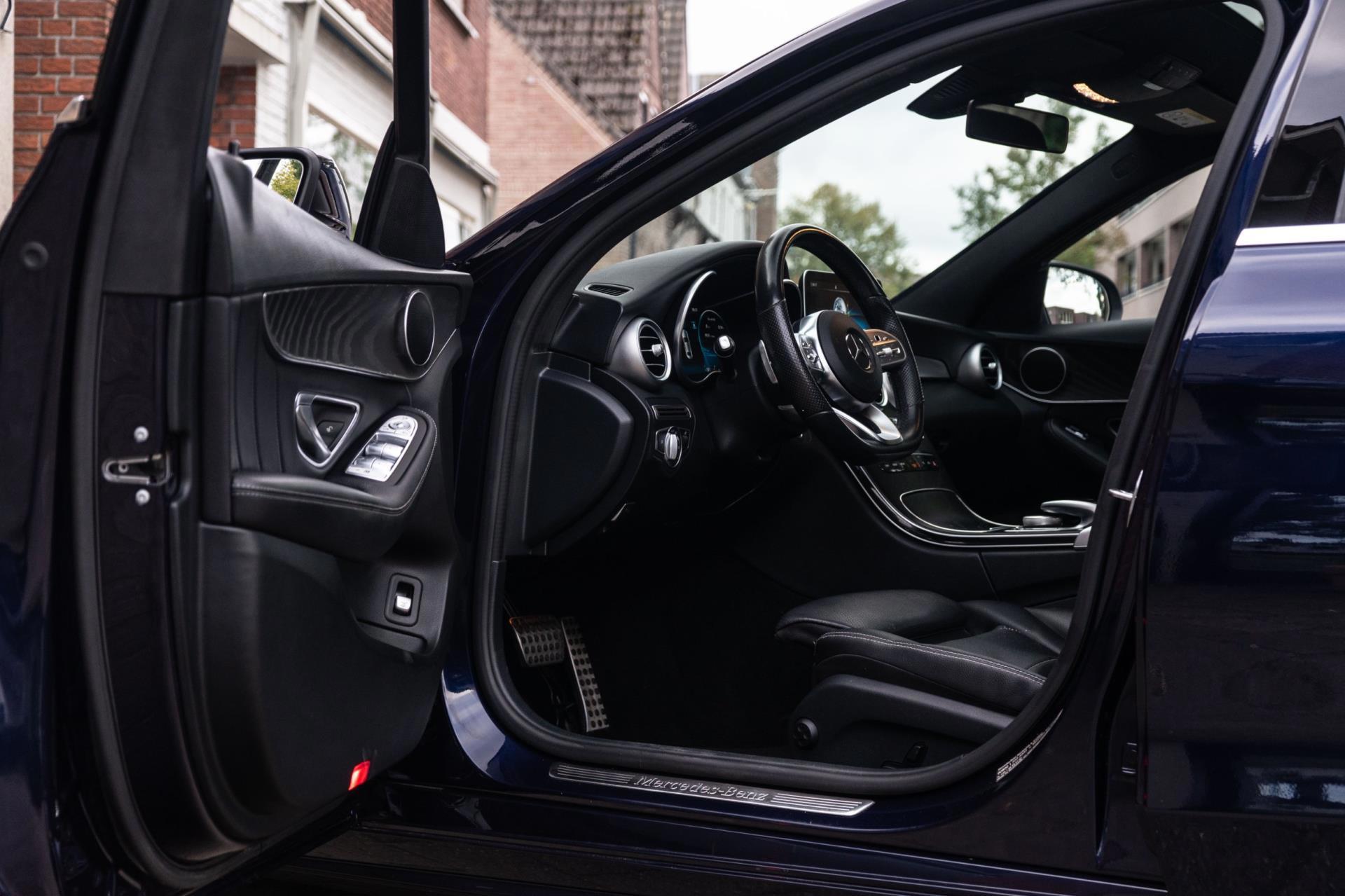 Mercedes-Benz C-klasse 180 AMG Line (2019), foto 27