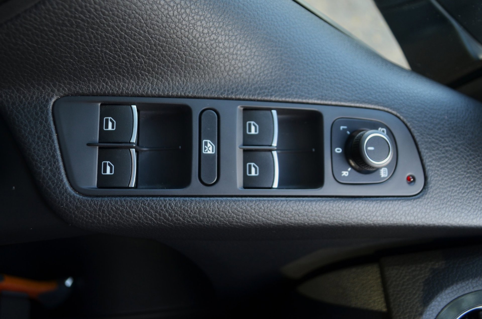 Volkswagen Tiguan 1.4 TSI R-Line Edition (2016), foto 15