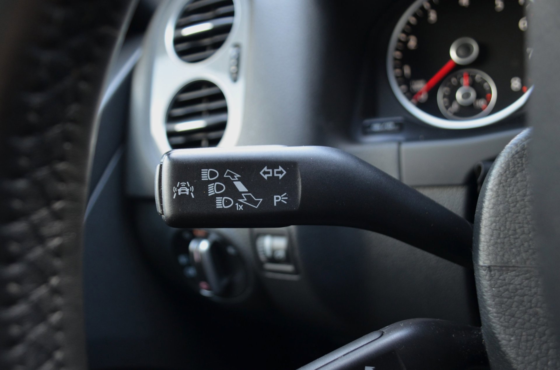 Volkswagen Tiguan 1.4 TSI R-Line Edition (2016), foto 17