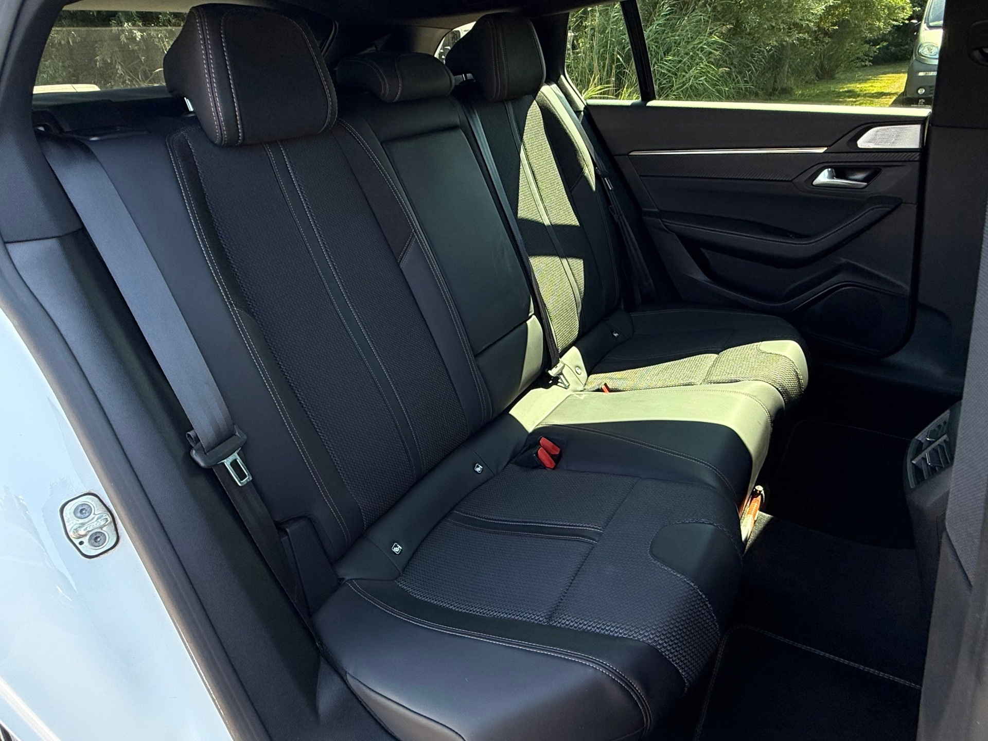 Peugeot 508 SW 1.6 PureTech Blue Lease GT Line (2021), foto 12