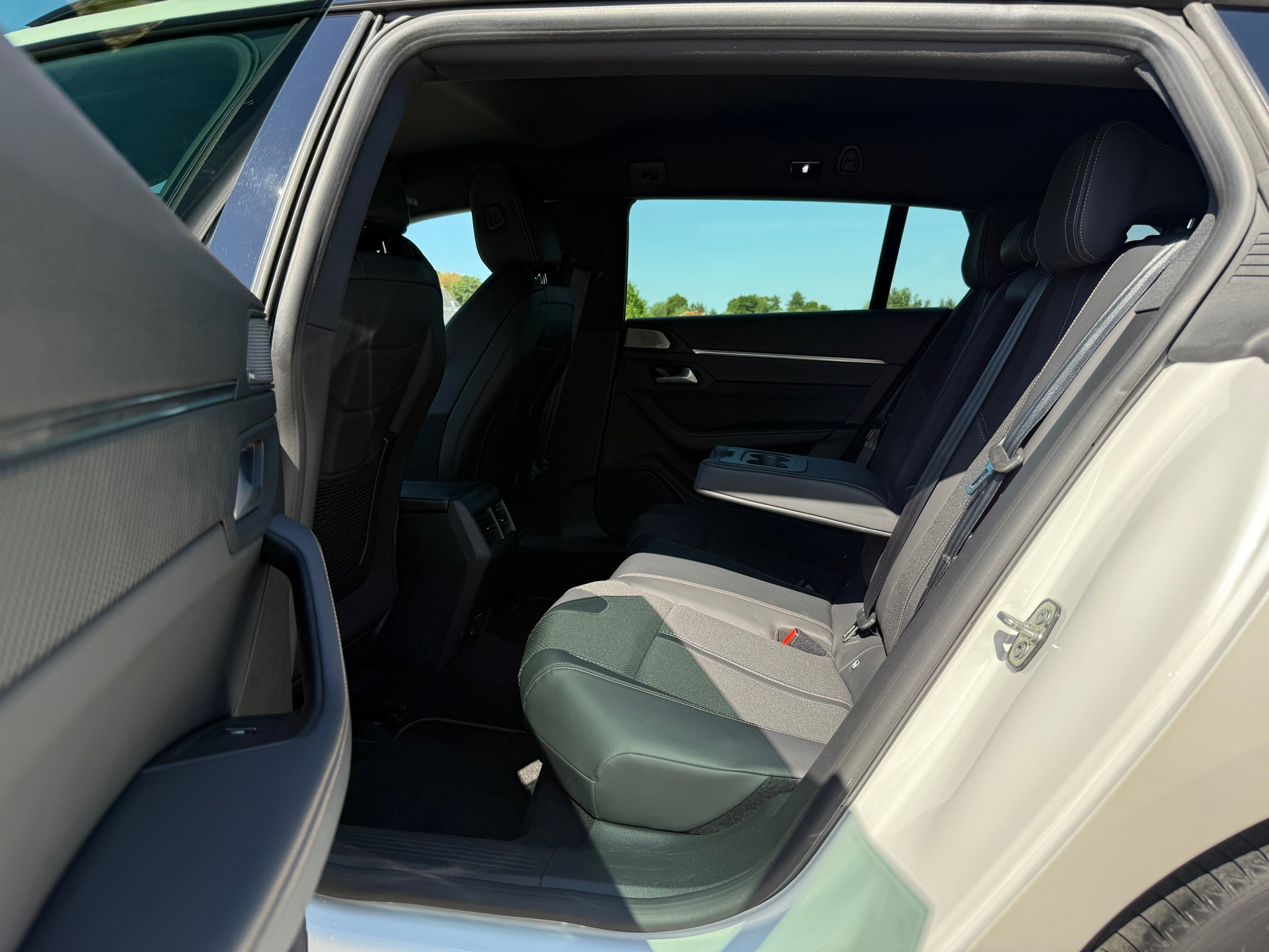 Peugeot 508 SW 1.6 PureTech Blue Lease GT Line (2021), foto 8