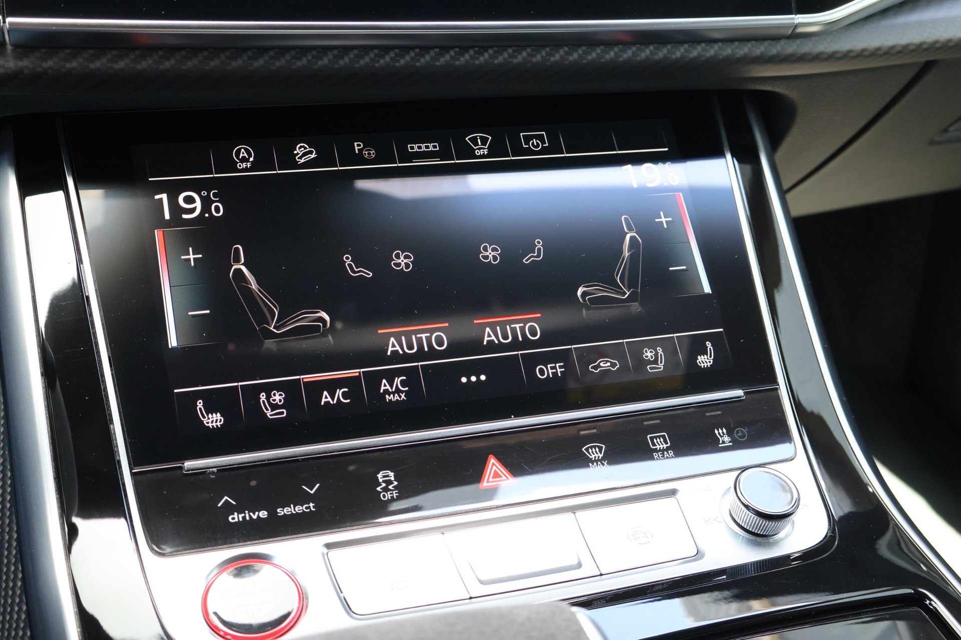 Audi Q8 4.0 TFSI RS quattro URBAN (2022), foto 16