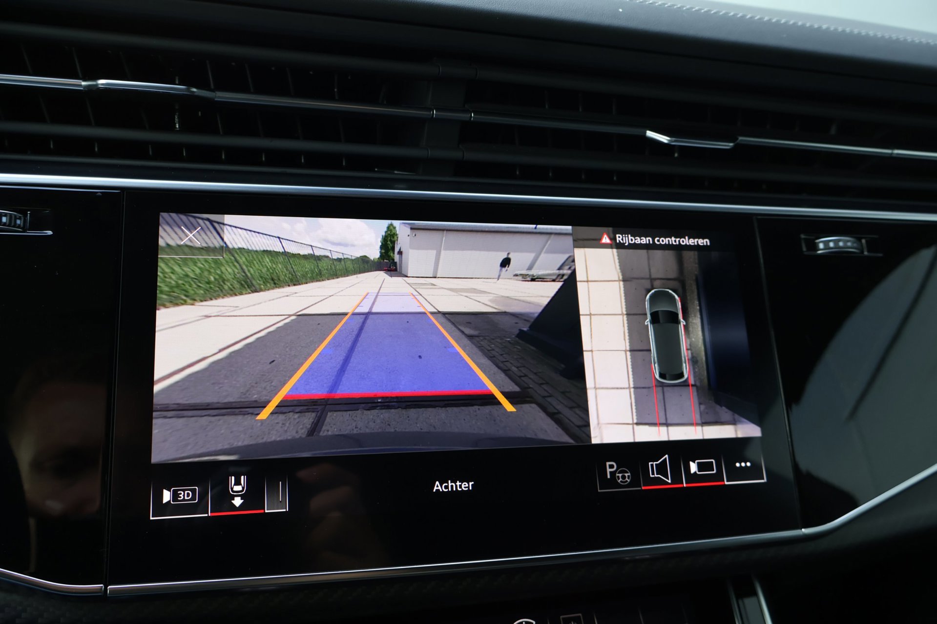Audi Q8 4.0 TFSI RS quattro URBAN (2022), foto 20