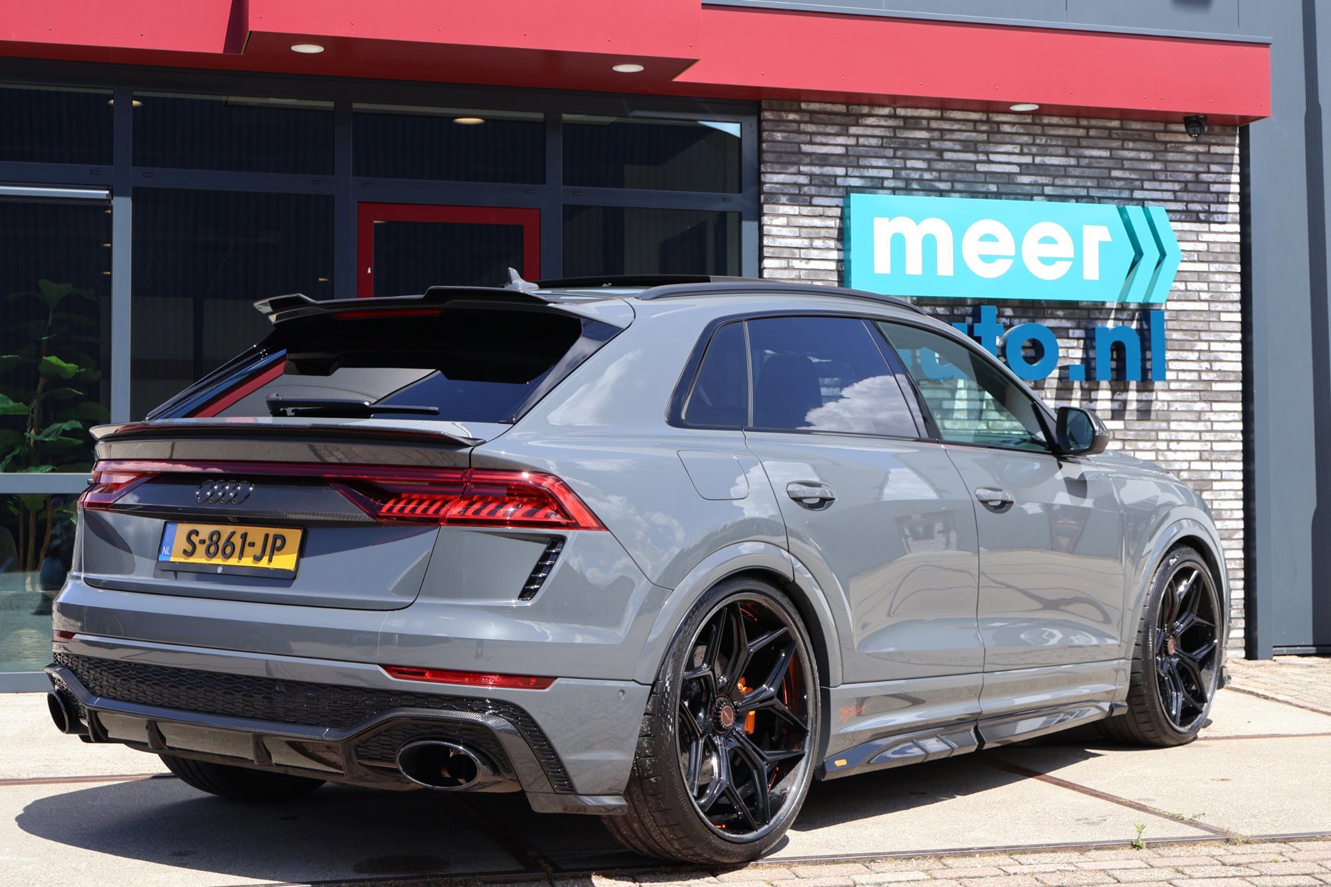 Audi Q8 4.0 TFSI RS quattro URBAN (2022), foto 3