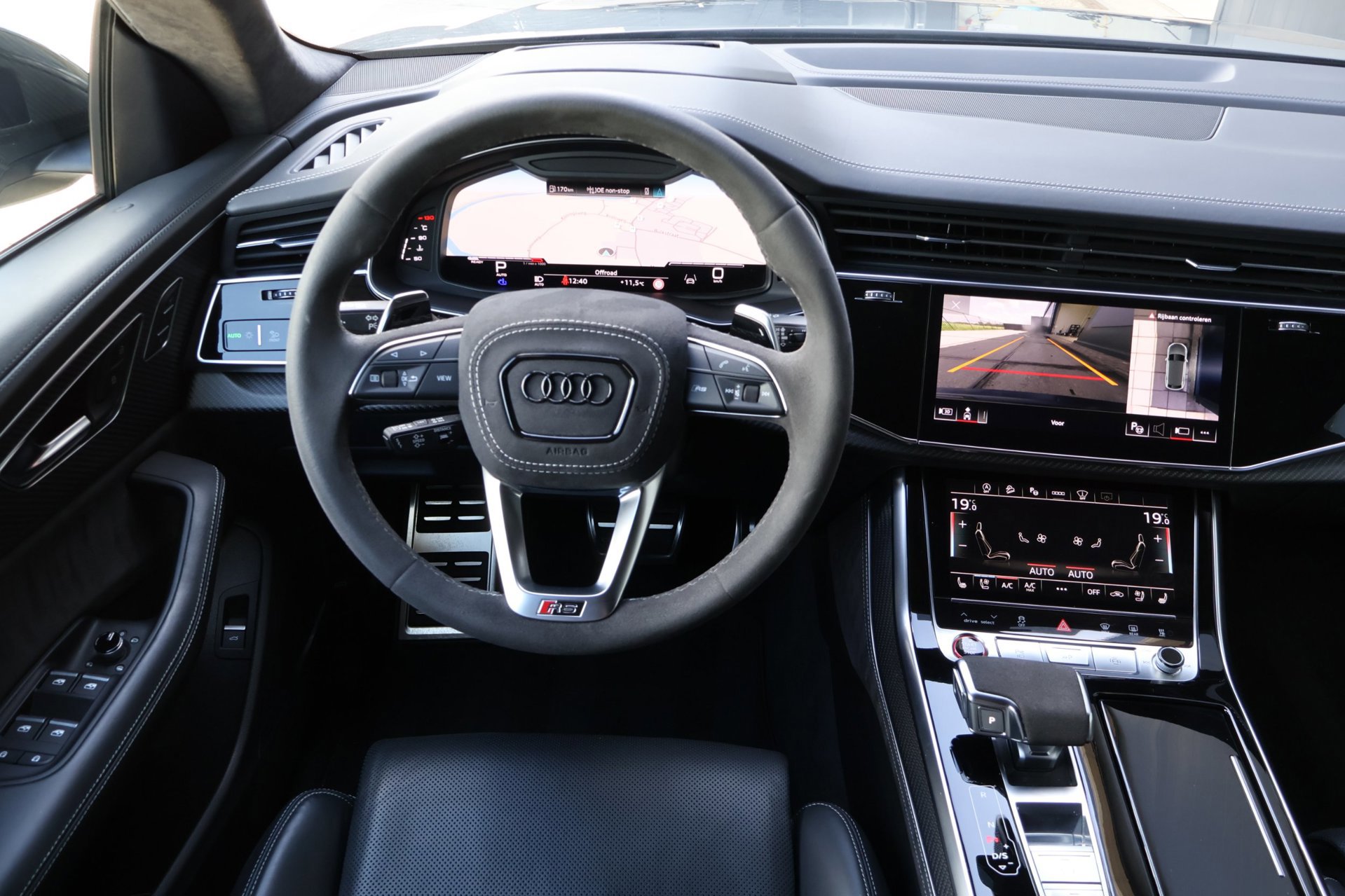 Audi Q8 4.0 TFSI RS quattro URBAN (2022), foto 10