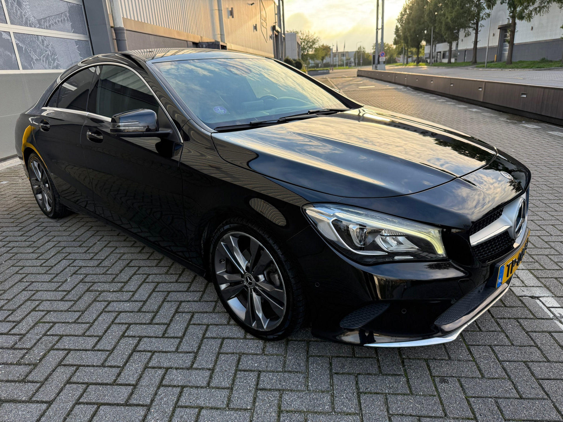 Mercedes-Benz CLA-klasse 180 Business Solution (2018), foto 3