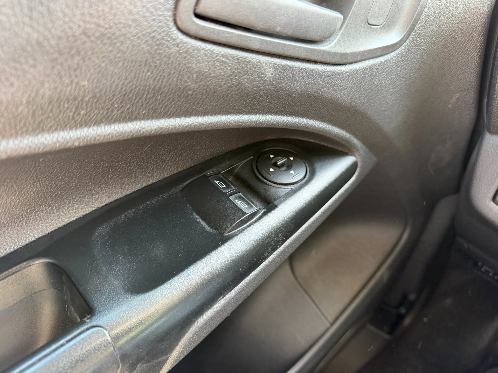 Ford Tourneo Connect Compact 1.0 Trend (2018), foto 82